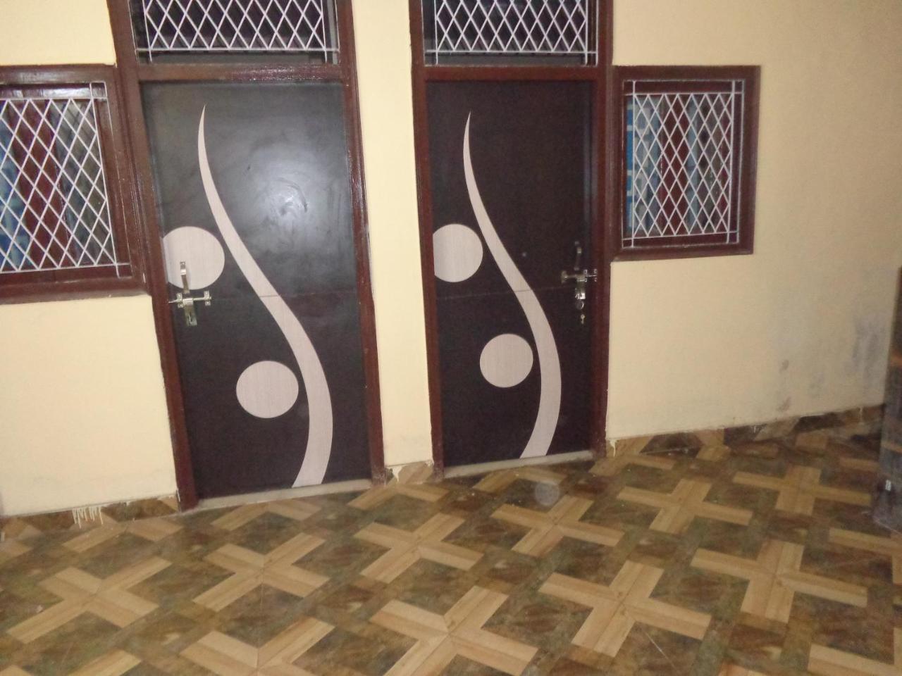 Delhi Inn Нью-Дели Экстерьер фото