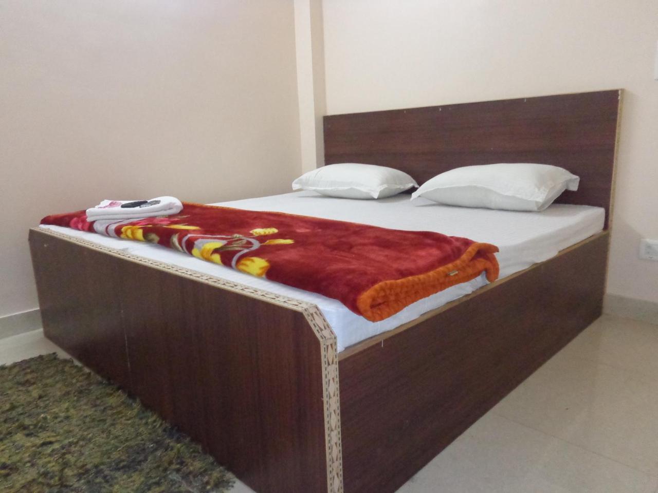 Delhi Inn Нью-Дели Экстерьер фото